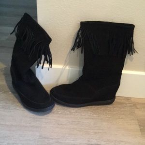 Sketchers Leather/suede boot with fringe